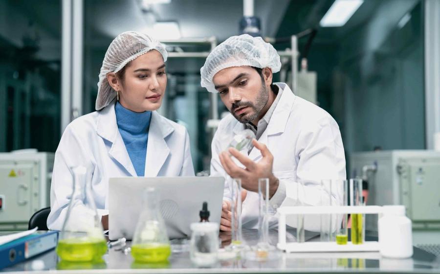 Laboratorní výzkum, zdroj obrázku PIxabay.com