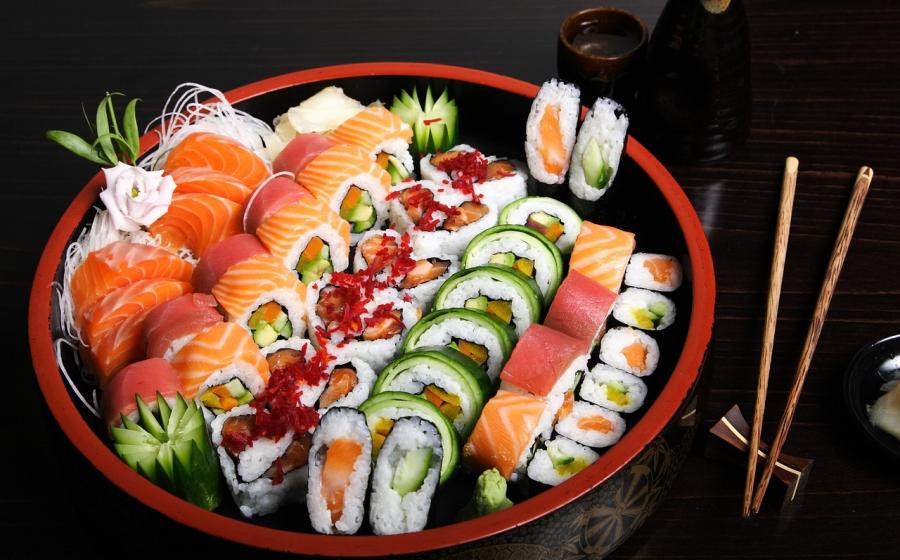Talíř sushi, zdroj obrázku Pixabay.com