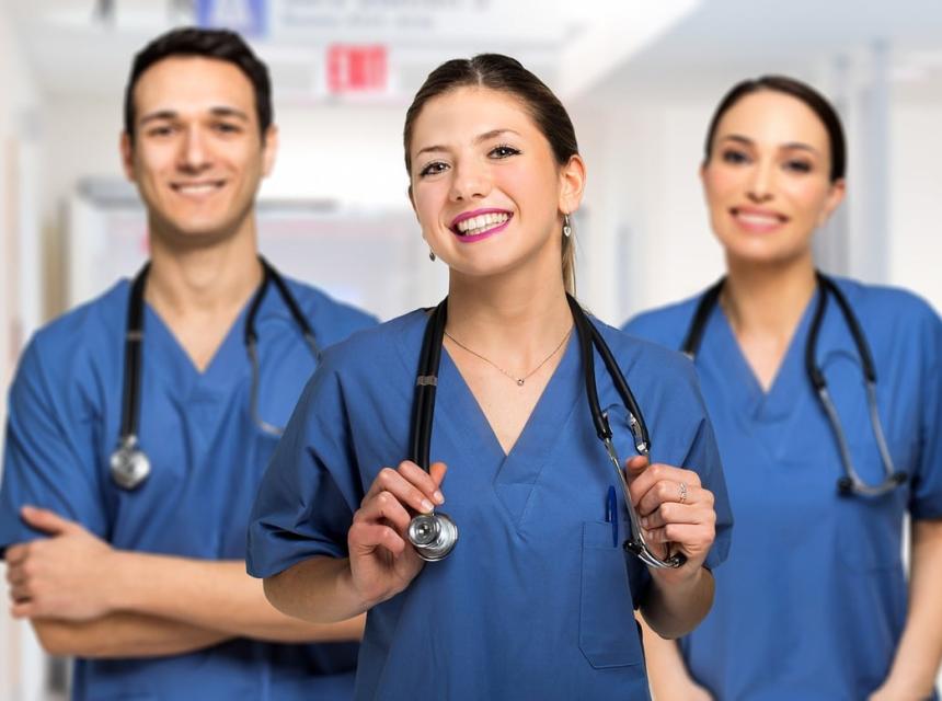 Doktoři, zdroj obrázku Pixabay.com