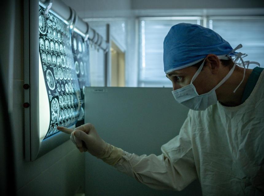 Snímek z MR, autor Kiril Ukra, zdroj Pixabay.com