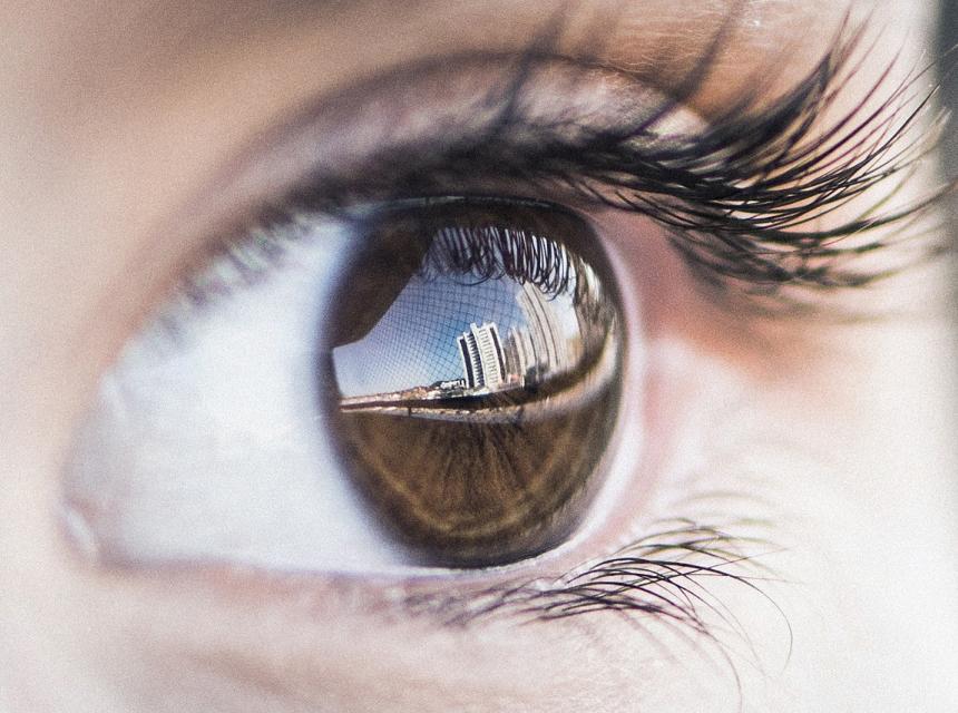 Oko, autor obrázku LhcCoutinha, zdroj Pixabay.com